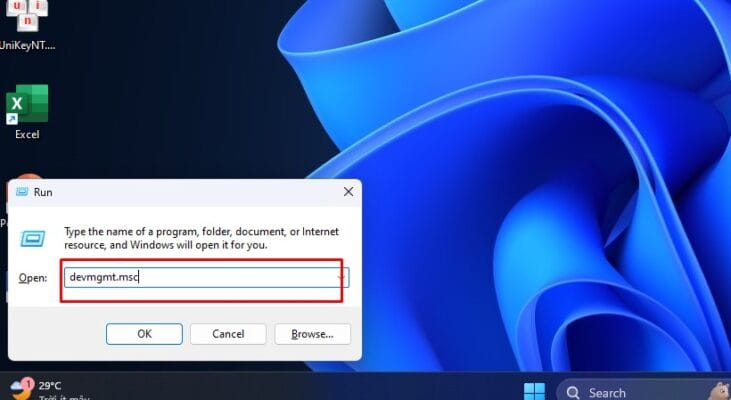 Windows + R, nhập devmgmt.msc