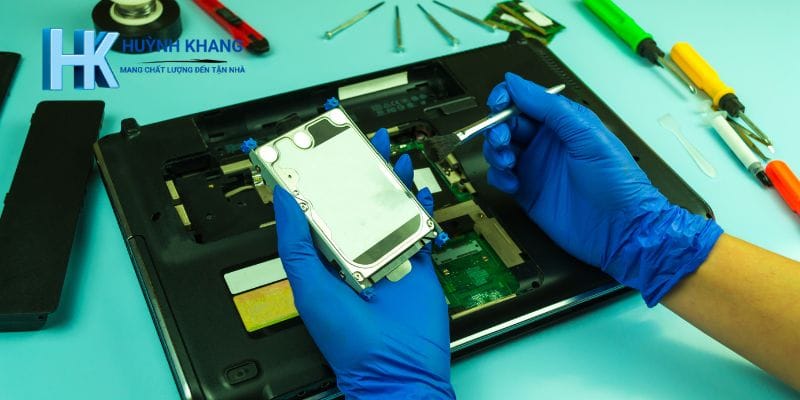 Dịch Vụ Vệ Sinh Laptop Tại Nhà Tân Uyên: Chuyên Nghiệp - Tận Tâm - Hiệu Quả