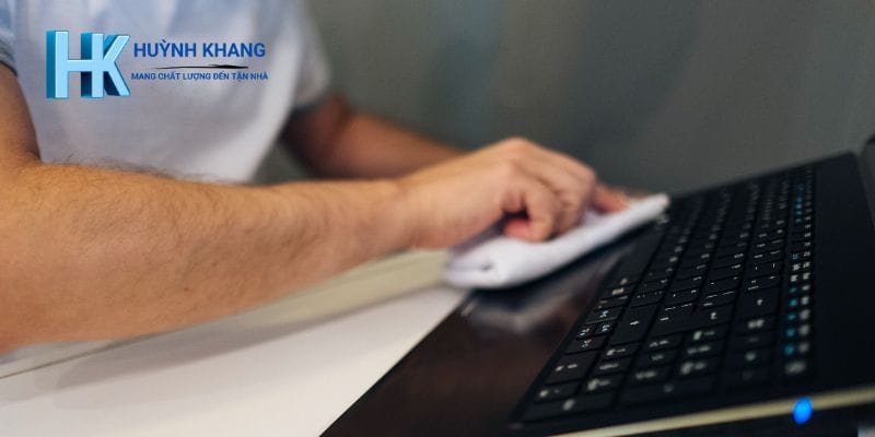 Tại Sao Nên Chọn Dịch Vụ Vệ Sinh Laptop Tại Nhà Tân Uyên Của Huỳnh Khang?