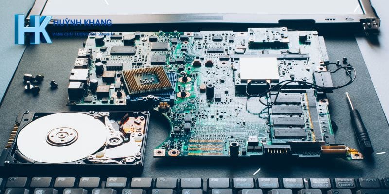 sua laptop tai nha uyen hung 1