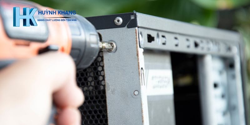 kỹ thuật tháo ốc máy tính để kiểm tra
