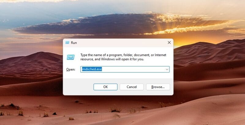 Hộp thoại Run với lệnh mdsched.exe