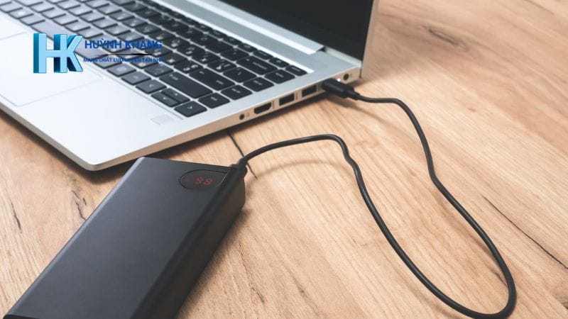 Laptop Không Lên Nguồn: Nguyên Nhân và Cách Khắc Phục 11 Adapter laptop