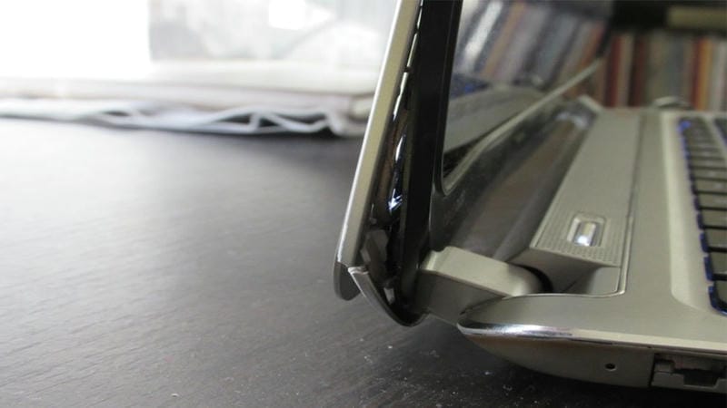 Gãy Bản Lề Laptop: Nguyên Nhân & Cách Khắc Phục 11 Nguyên nhân chủ quan
