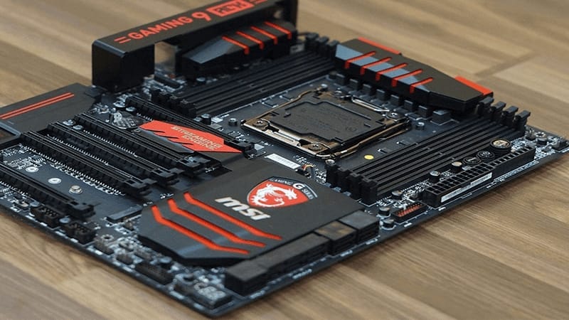Bo mạch chủ (Motherboard):