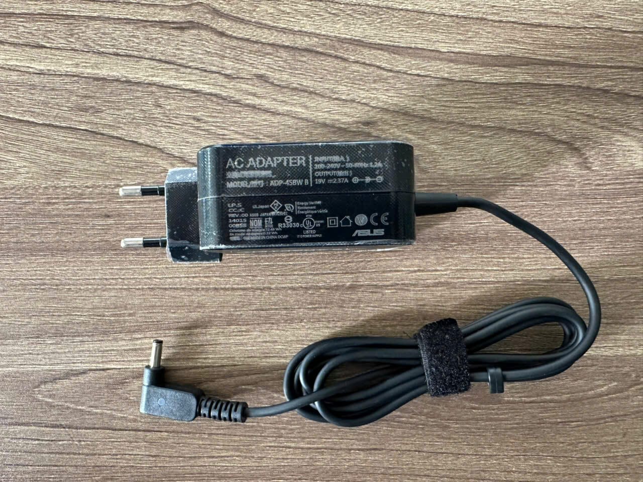 Sạc Laptop ASUS 45W - 2.37A - Chân Nhỏ 4.0x1.35mm (Vuông Zin) 6 Sạc Laptop ASUS 45W - 2.37A - Chân Nhỏ 4.0x1.35mm (Vuông Zin) - Ảnh 6