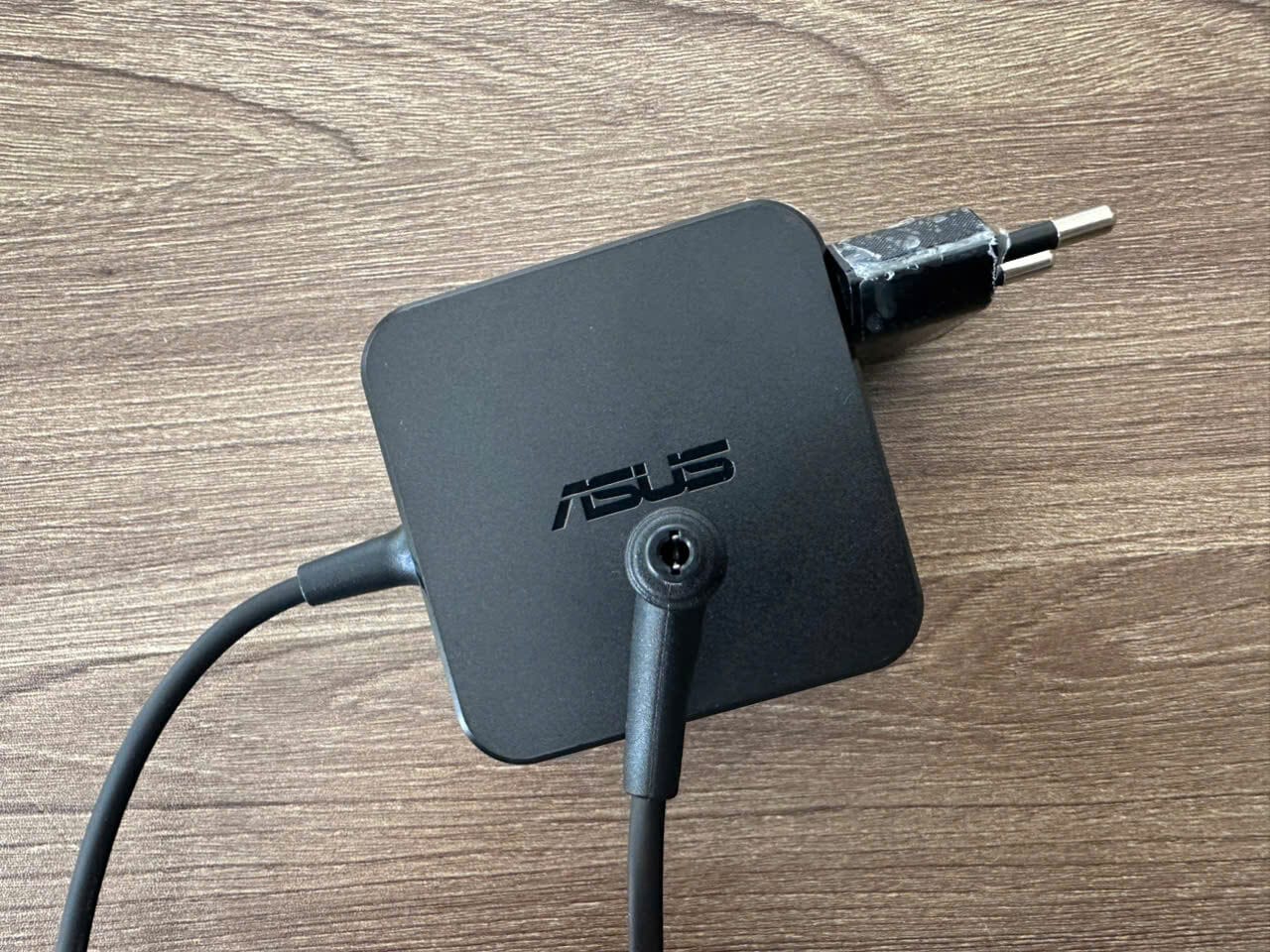 Sạc Laptop ASUS 45W - 2.37A - Chân Thường 5.5 x 2.5mm (Vuông Zin) 3 Sạc Laptop ASUS 45W - 2.37A - Chân Thường 5.5 x 2.5mm (Vuông Zin) - Ảnh 3
