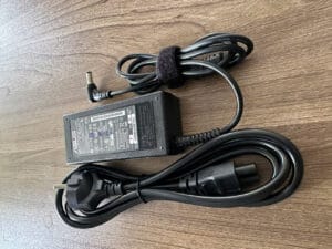 Sac Laptop ASUS 65W 3.42A Chan Thuong 5.5 x 2.5mm Chu Nhat Zin 4