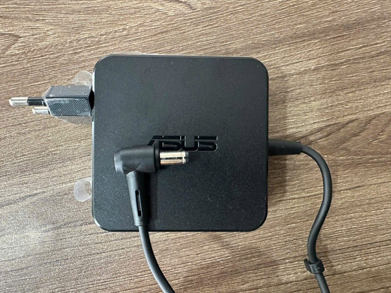 Sạc Laptop ASUS 65W - 3.42A - Chân Thường 5.5 x 2.5mm (Vuông Zin) 6 Sạc Laptop ASUS 65W - 3.42A - Chân Thường 5.5 x 2.5mm (Vuông Zin) - Ảnh 6