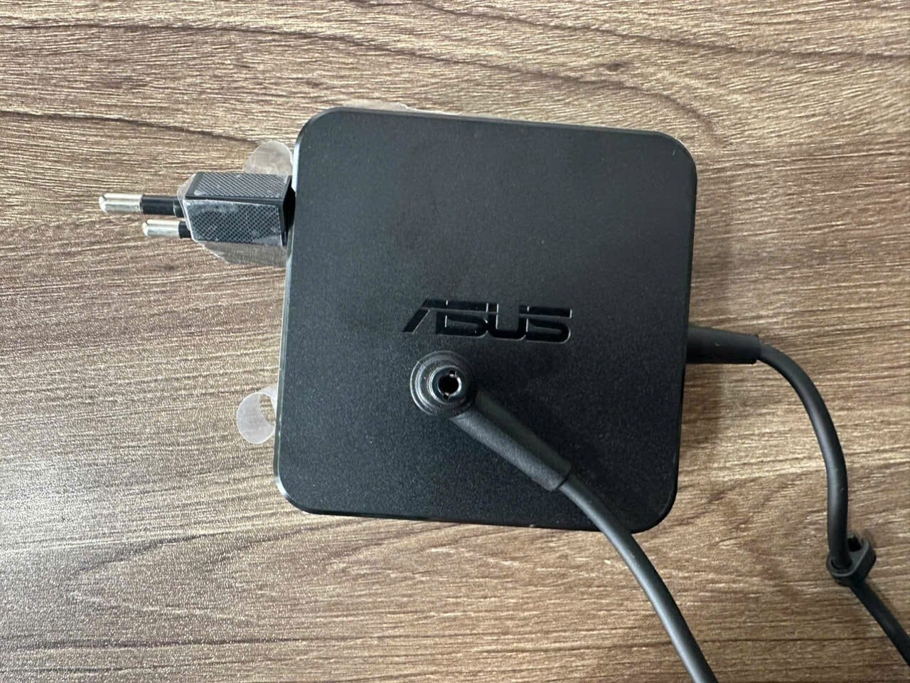 Sạc Laptop ASUS 65W - 3.42A - Chân Thường 5.5 x 2.5mm (Vuông Zin) 1 Sạc Laptop ASUS 65W - 3.42A - Chân Thường 5.5 x 2.5mm (Vuông Zin)