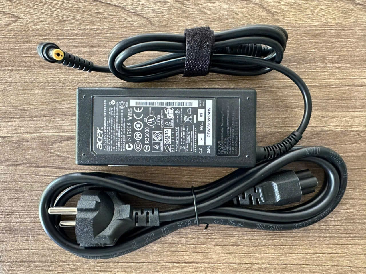 Sạc Laptop Acer 65W - 3.42A Chân Thường 5.5mm x 1.7mm ZIN 14 Sạc Laptop Acer 65W - 3.42A Chân Thường 5.5mm x 1.7mm ZIN
